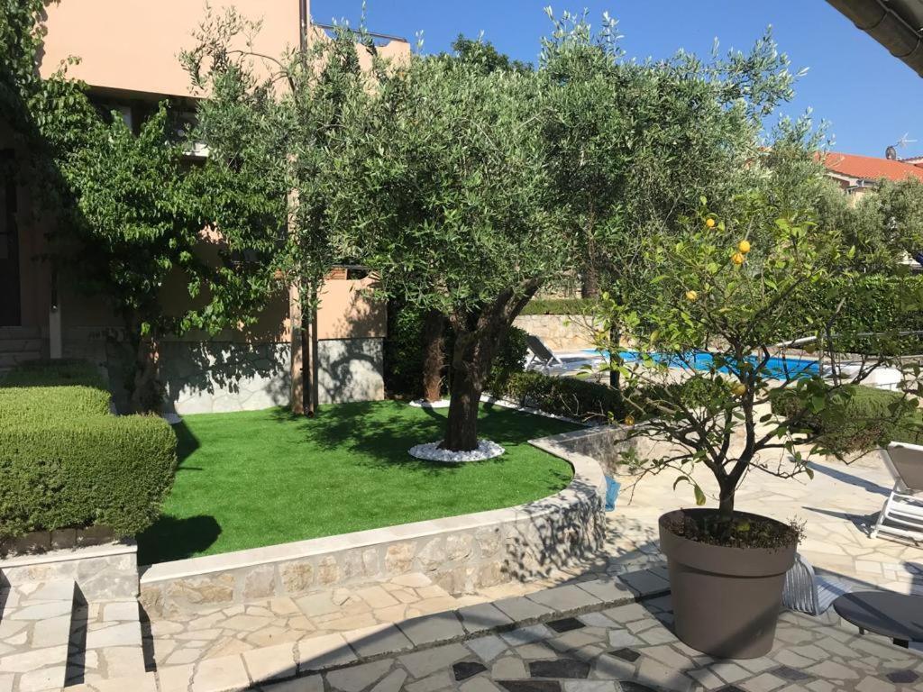 Apartments House Barbara Kornić المظهر الخارجي الصورة