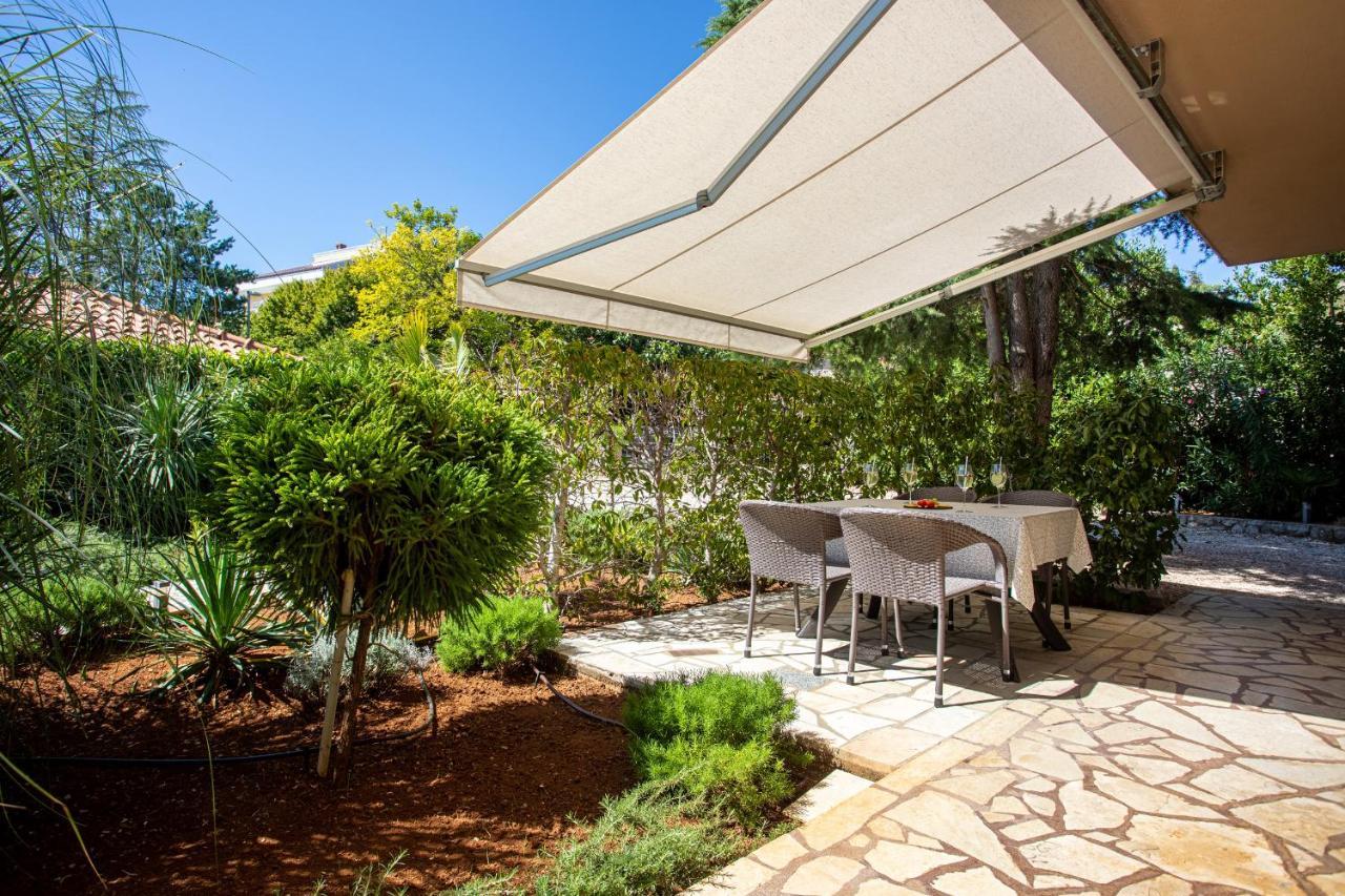 Apartments House Barbara Kornić المظهر الخارجي الصورة
