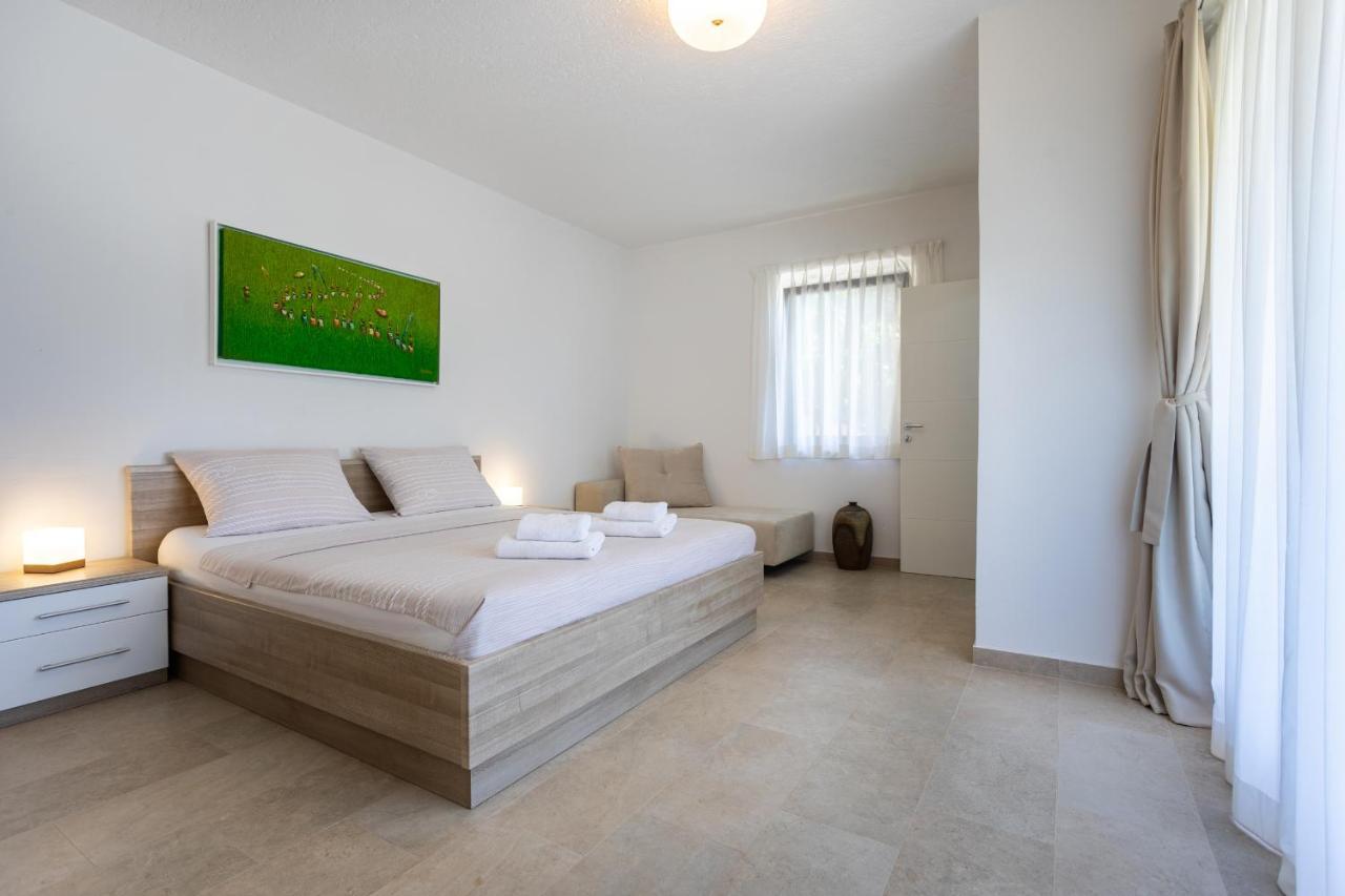 Apartments House Barbara Kornić المظهر الخارجي الصورة