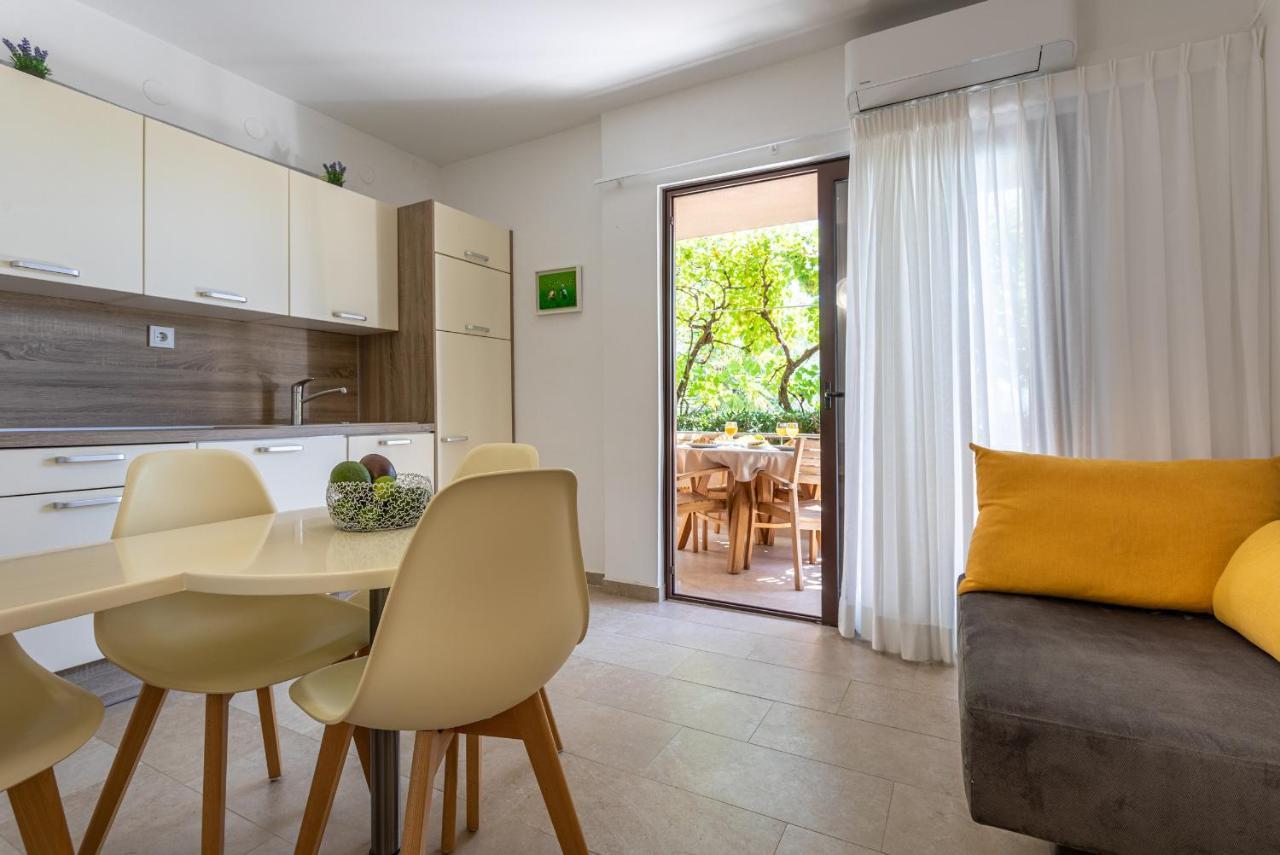 Apartments House Barbara Kornić المظهر الخارجي الصورة
