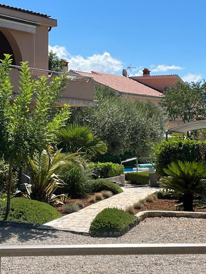 Apartments House Barbara Kornić المظهر الخارجي الصورة