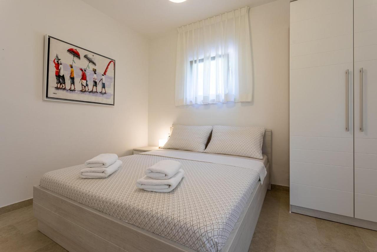 Apartments House Barbara Kornić المظهر الخارجي الصورة