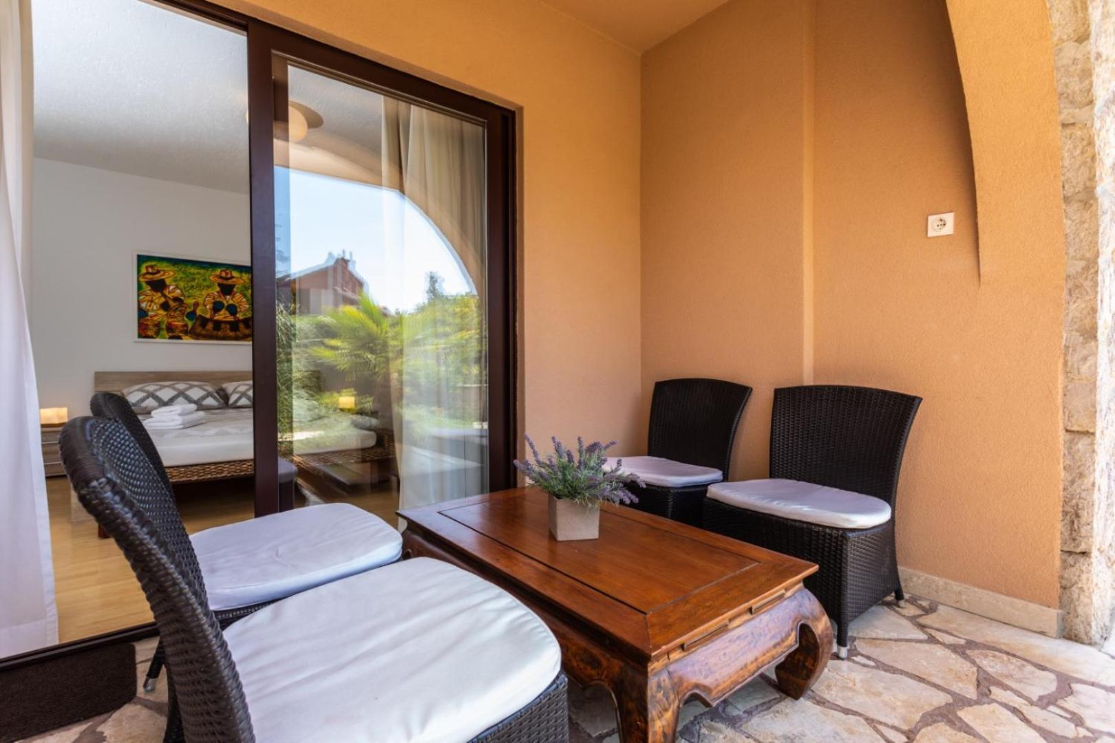 Apartments House Barbara Kornić المظهر الخارجي الصورة