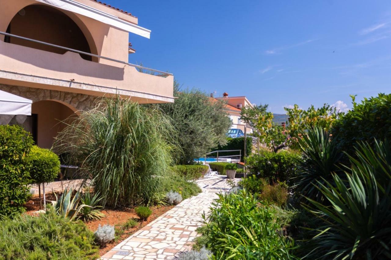 Apartments House Barbara Kornić المظهر الخارجي الصورة